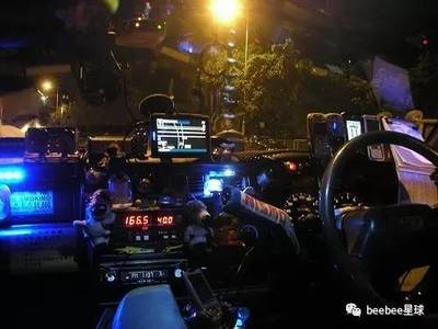 為什么香港出租車司機會同時使用10個手機？科技視角下的通訊設備租賃現象